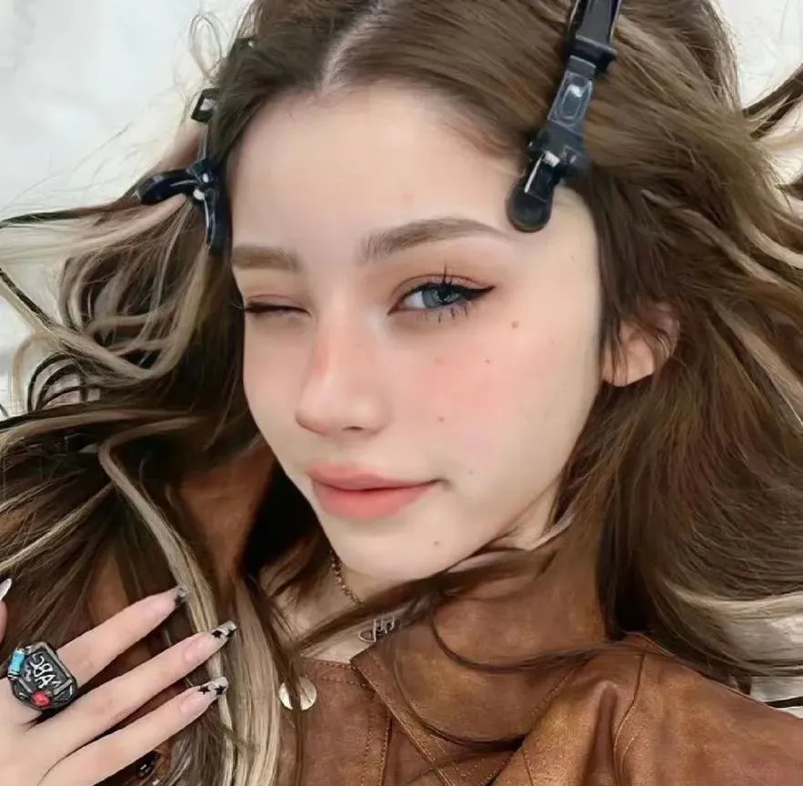 侧耳倾听